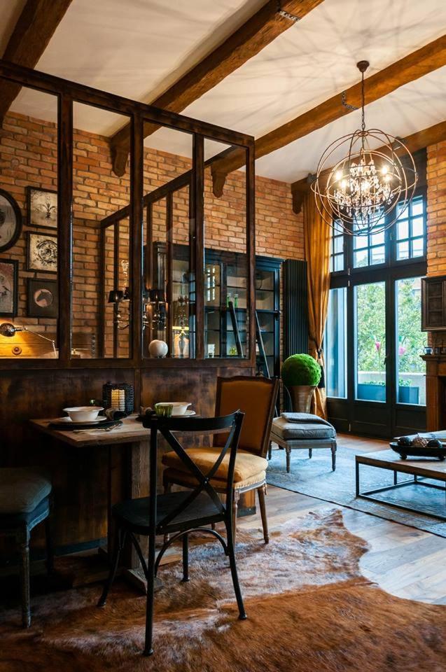 Luxury Brick & Bliss Loft On Iconic Square Appartement *