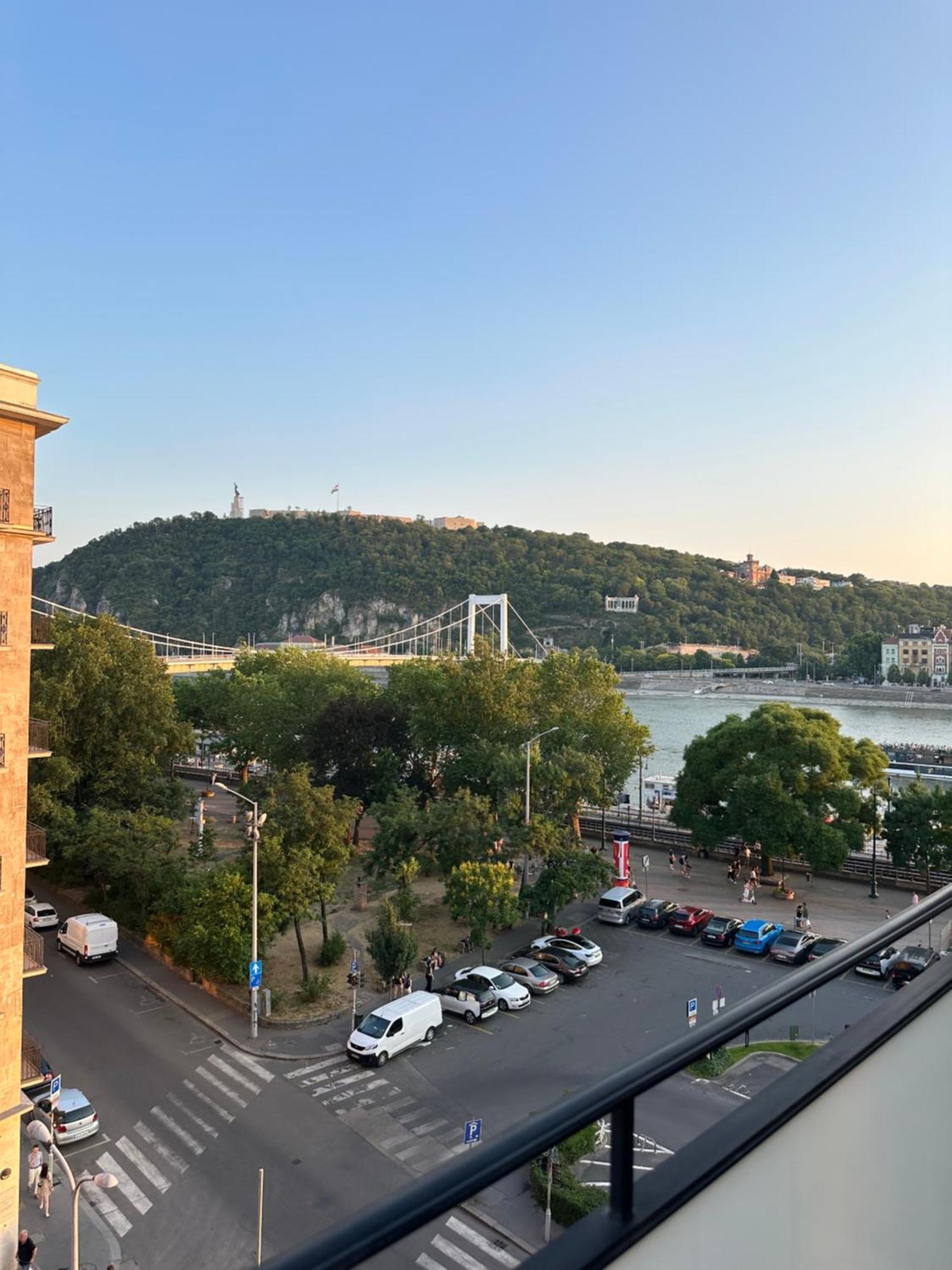 Lux Downtown * Budapest