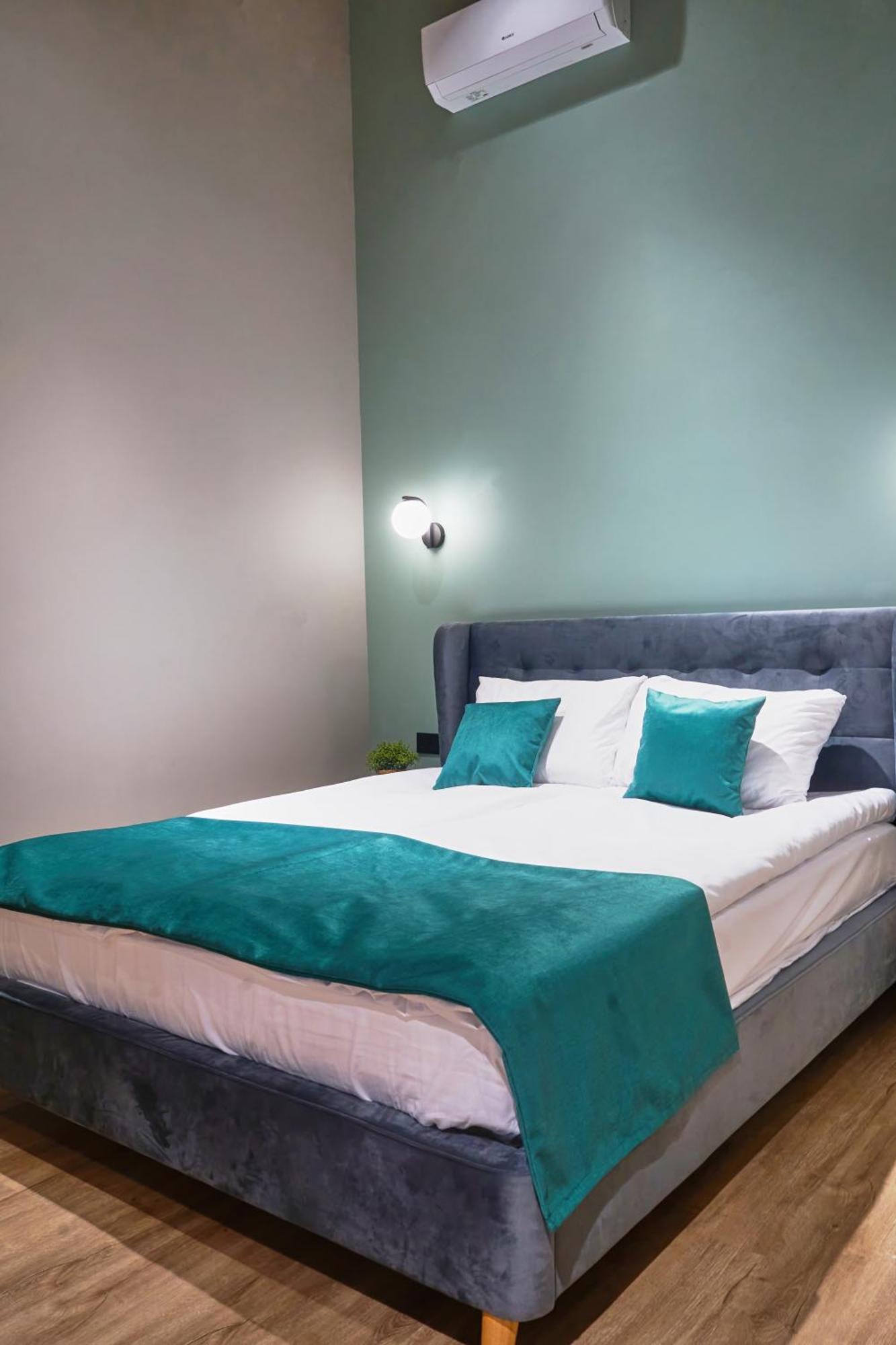Navi Jozsef Apartment *