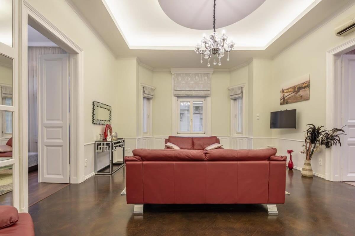 Apartment Spacious Elegant At The River