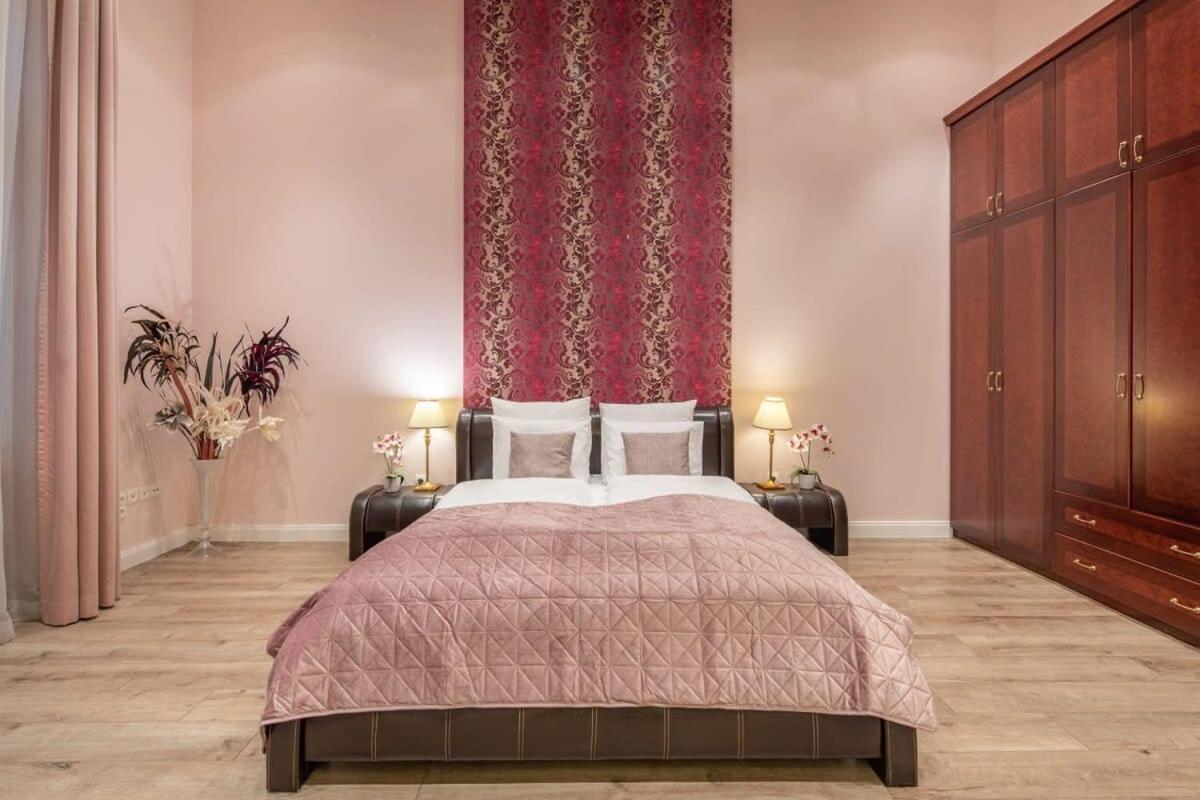 Apartment Spacious Elegant At The River *