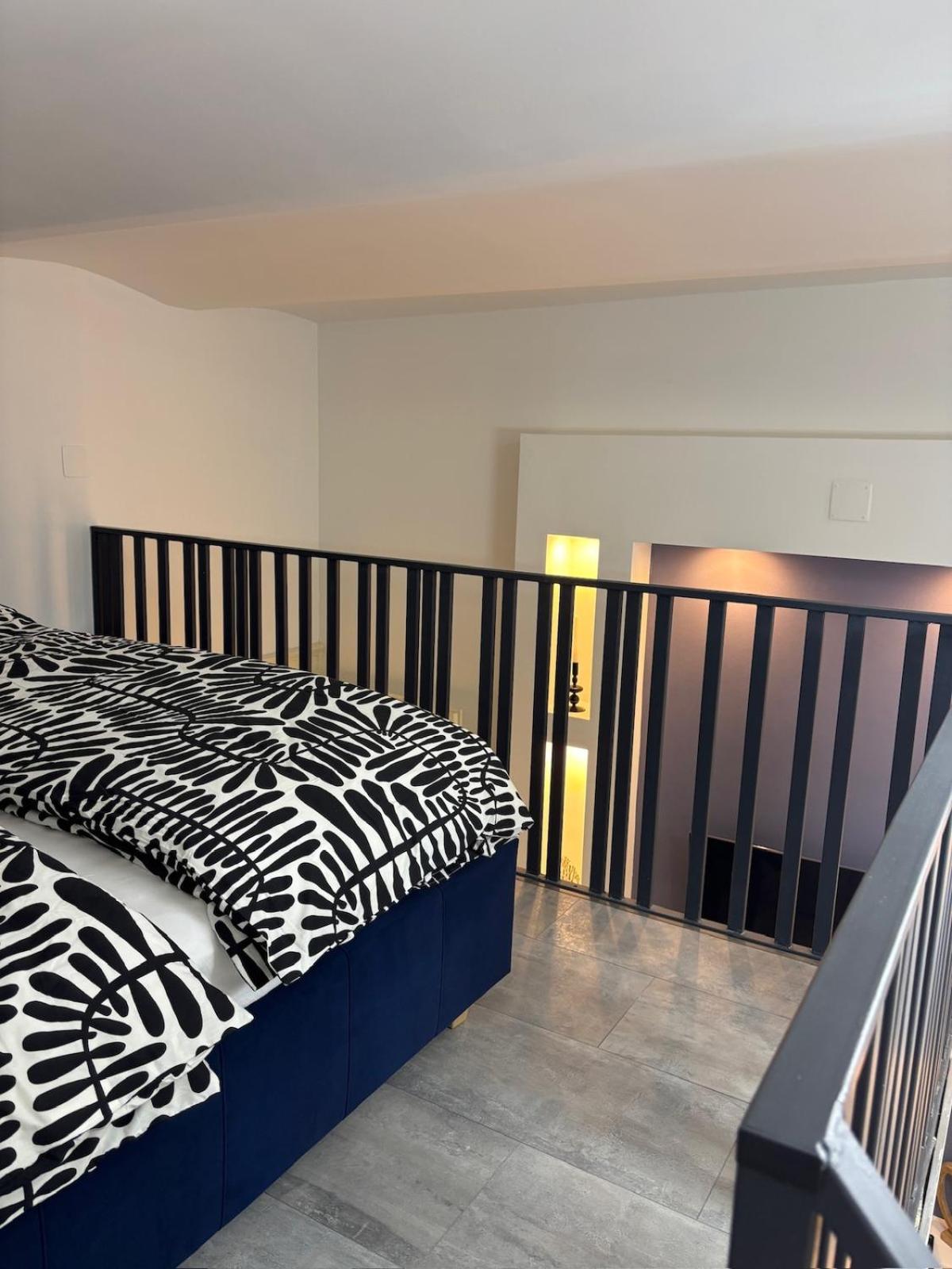 Kazinczy Apartment *