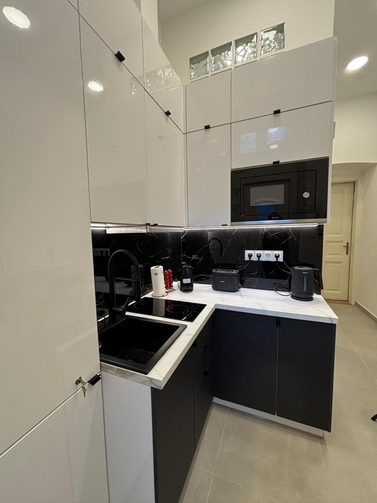 Kazinczy Apartment