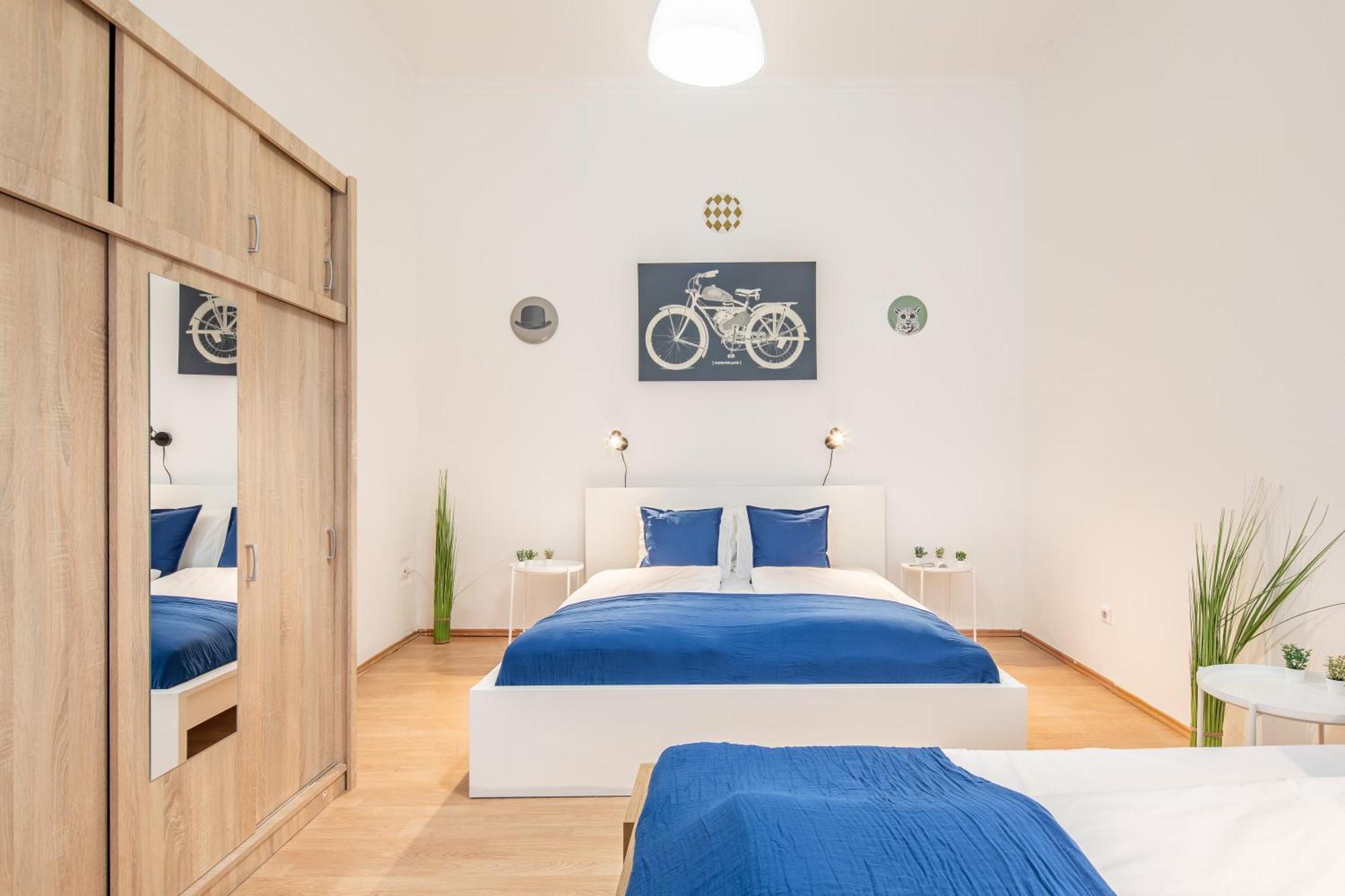 Metropolitan Retreat Blaha Square Apartment