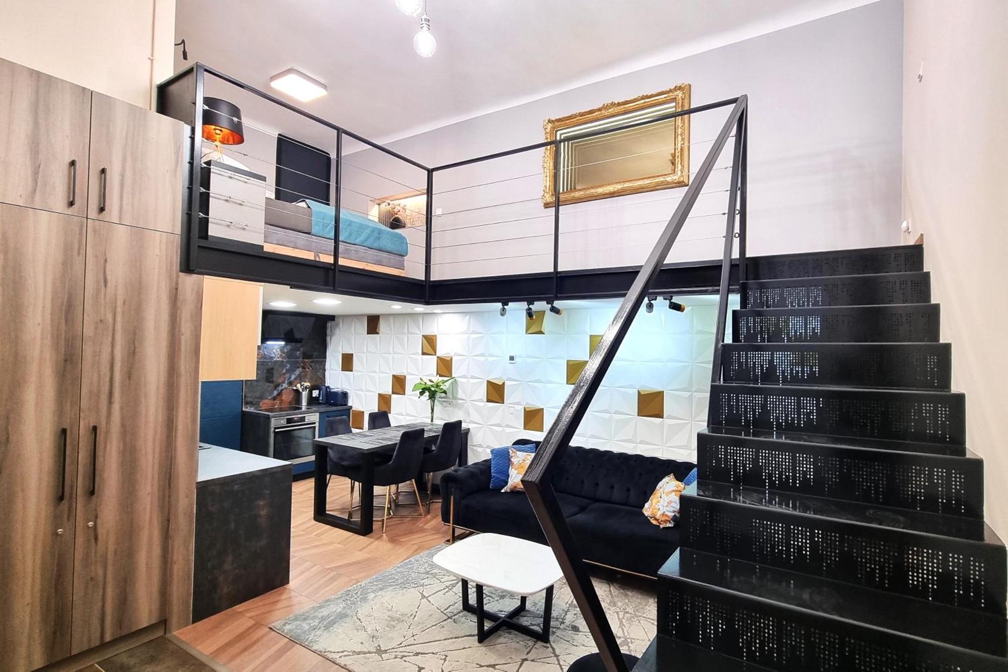 Goldcentral Neocity B6 - Next To New York Cafe *