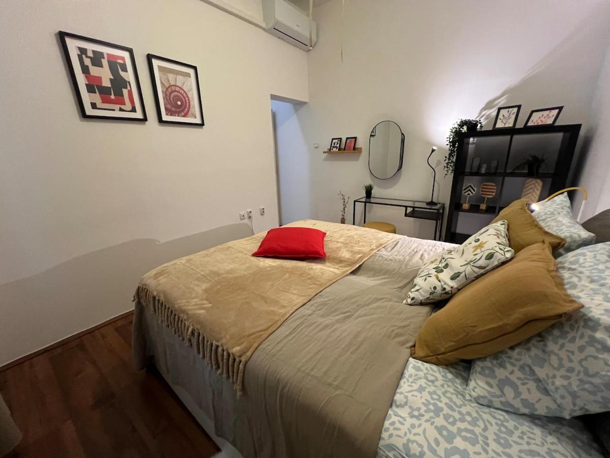 Old Post Apartment-2 Br-ac-balcony Budapest