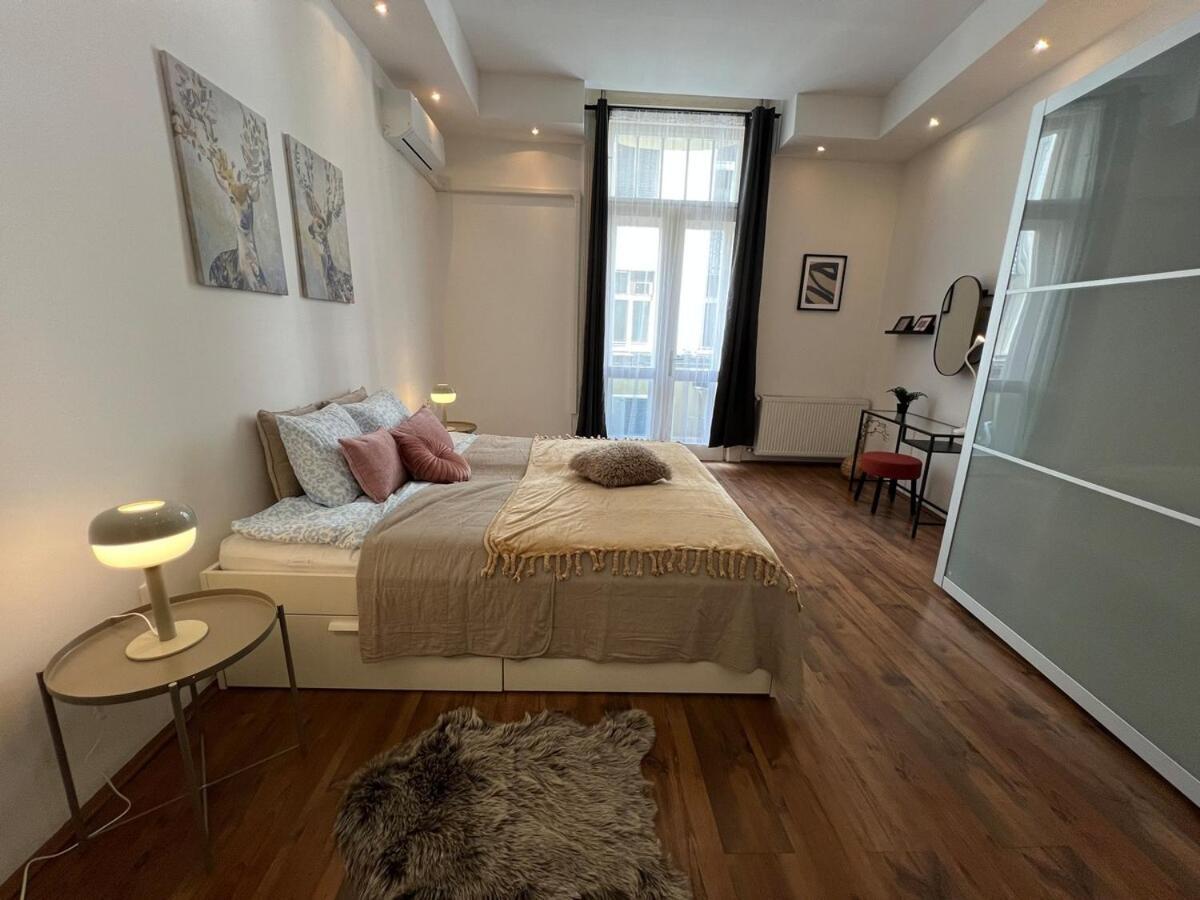 Old Post Apartment-2 Br-ac-balcony