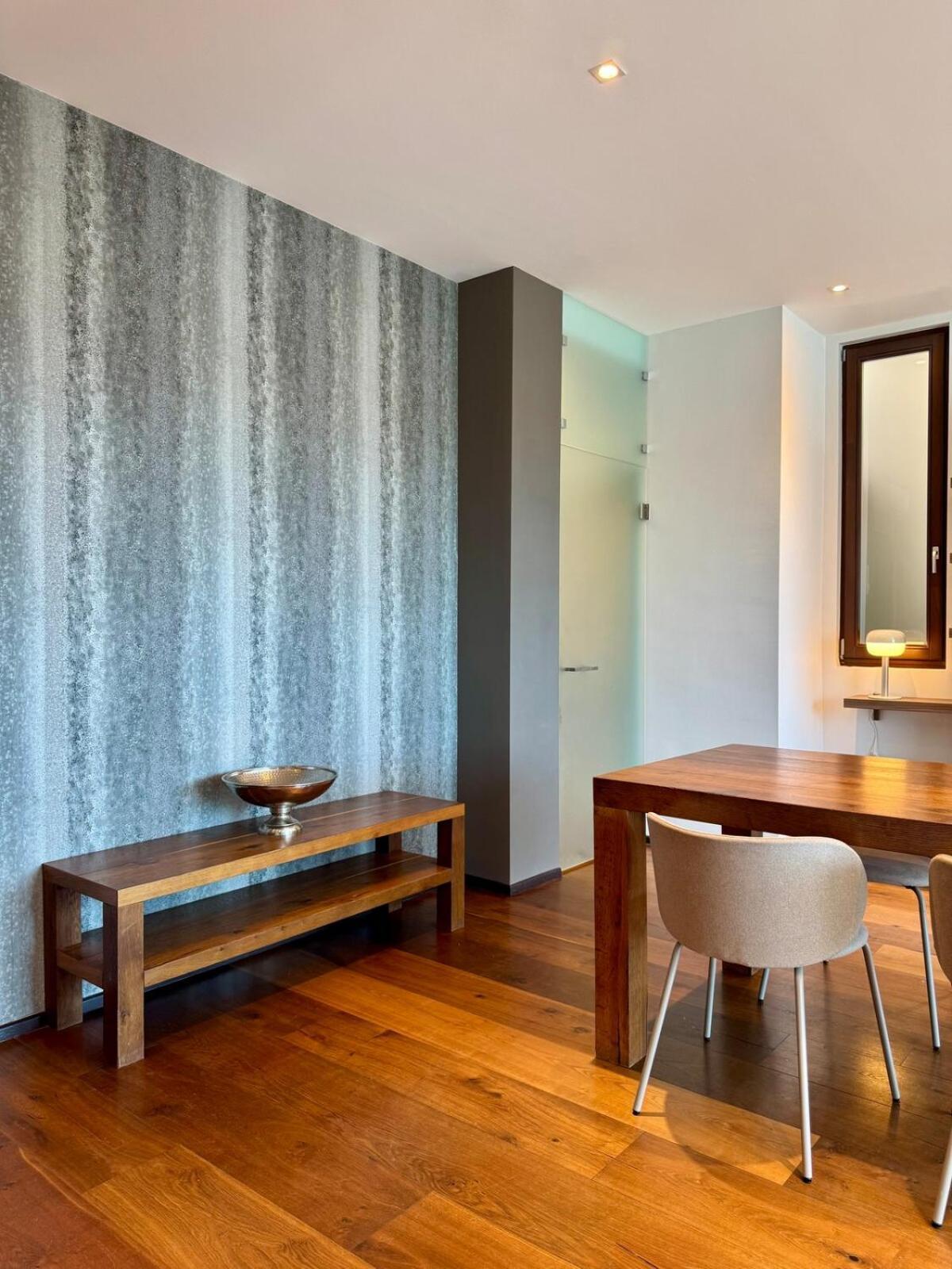 Panoramic Views - Luxury Downtown