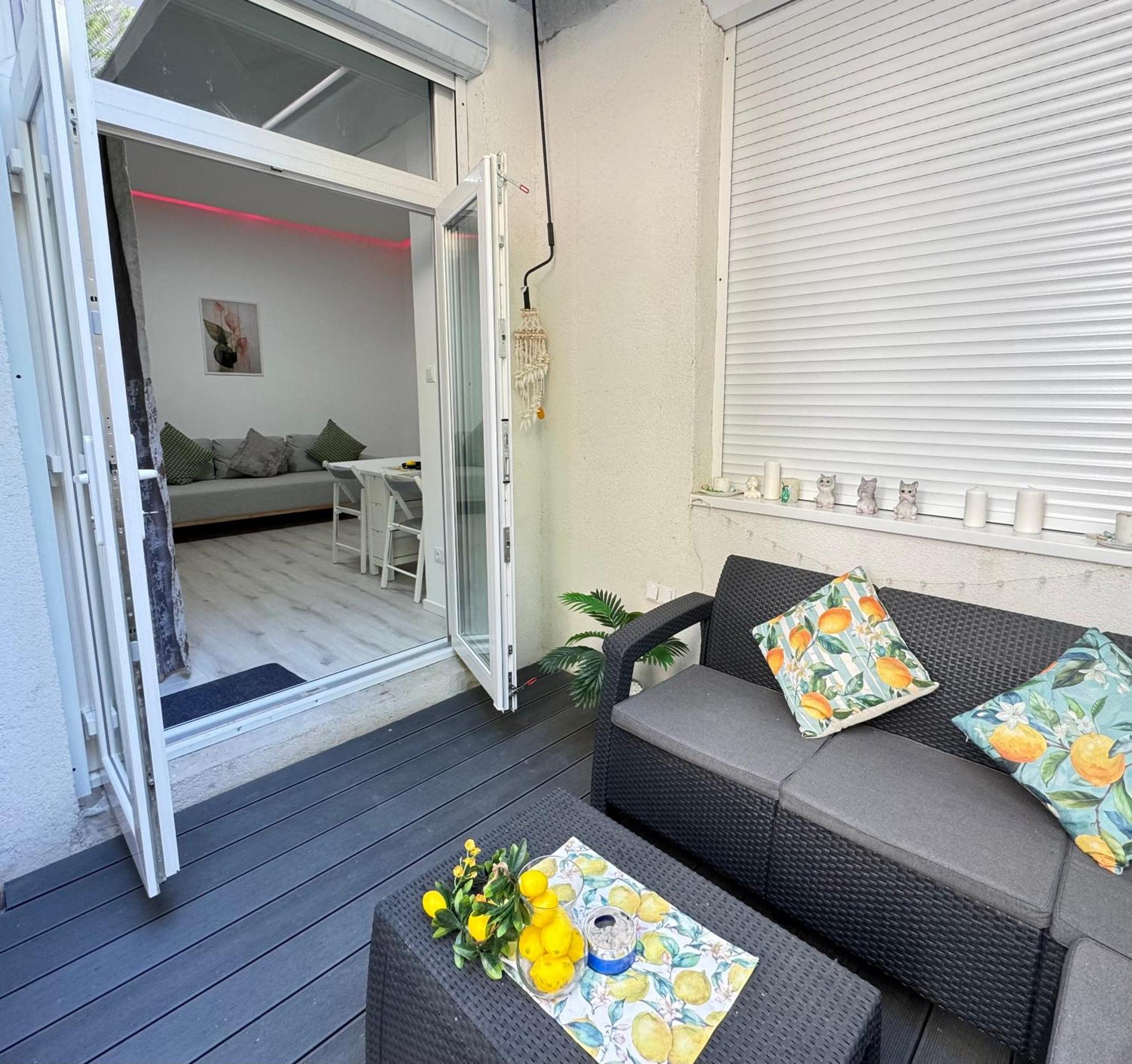 Urban Oasis With Private Terrace Apartman Budapest