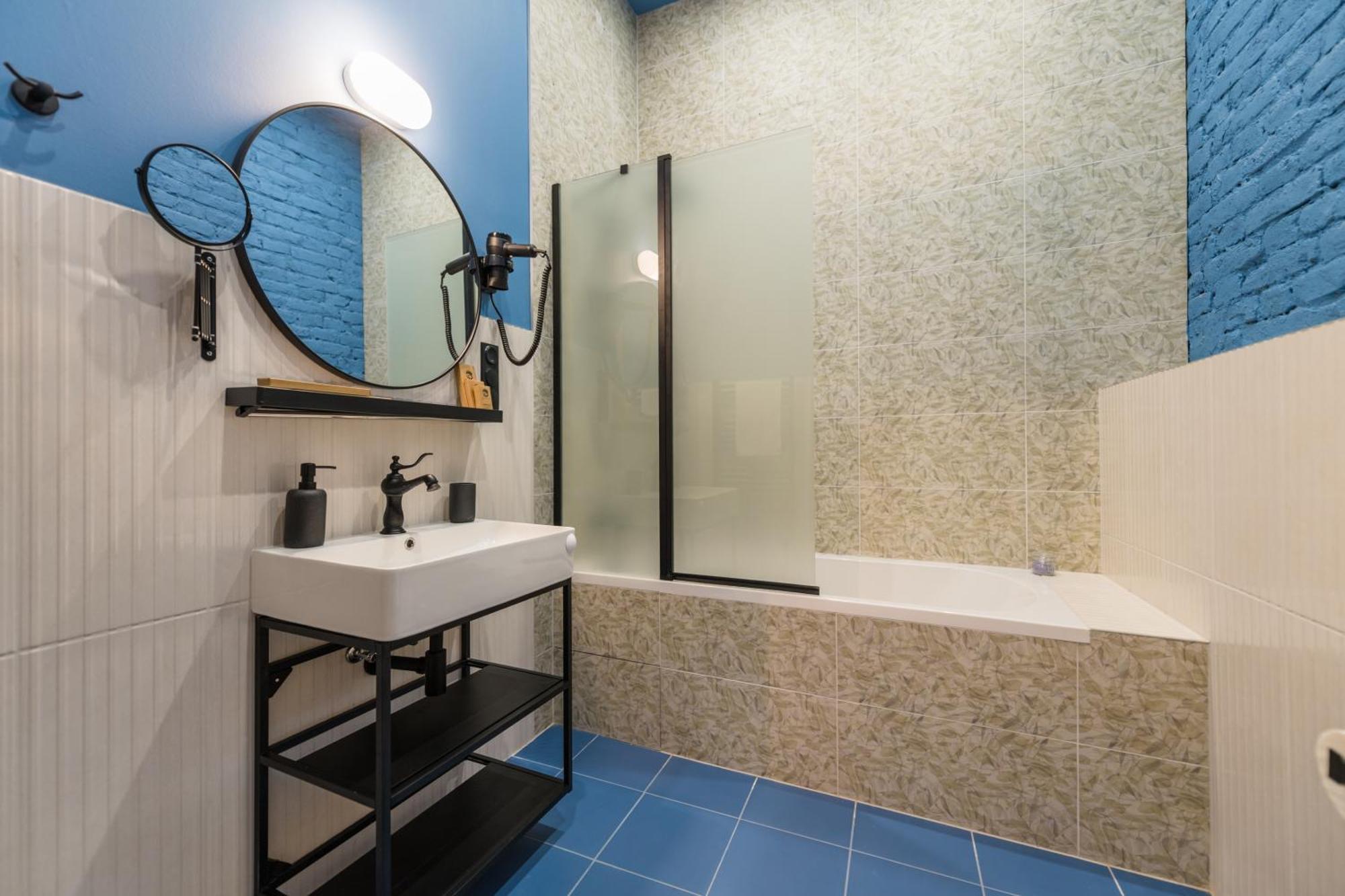East-west Boutique Hotel