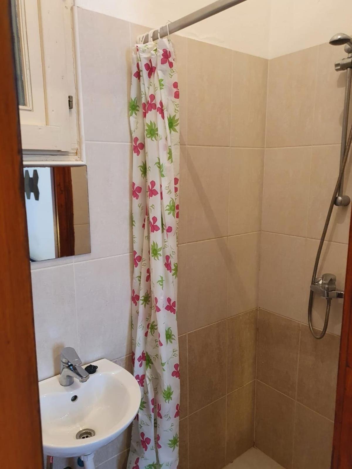 Apartamento And Spacious At Corvin *