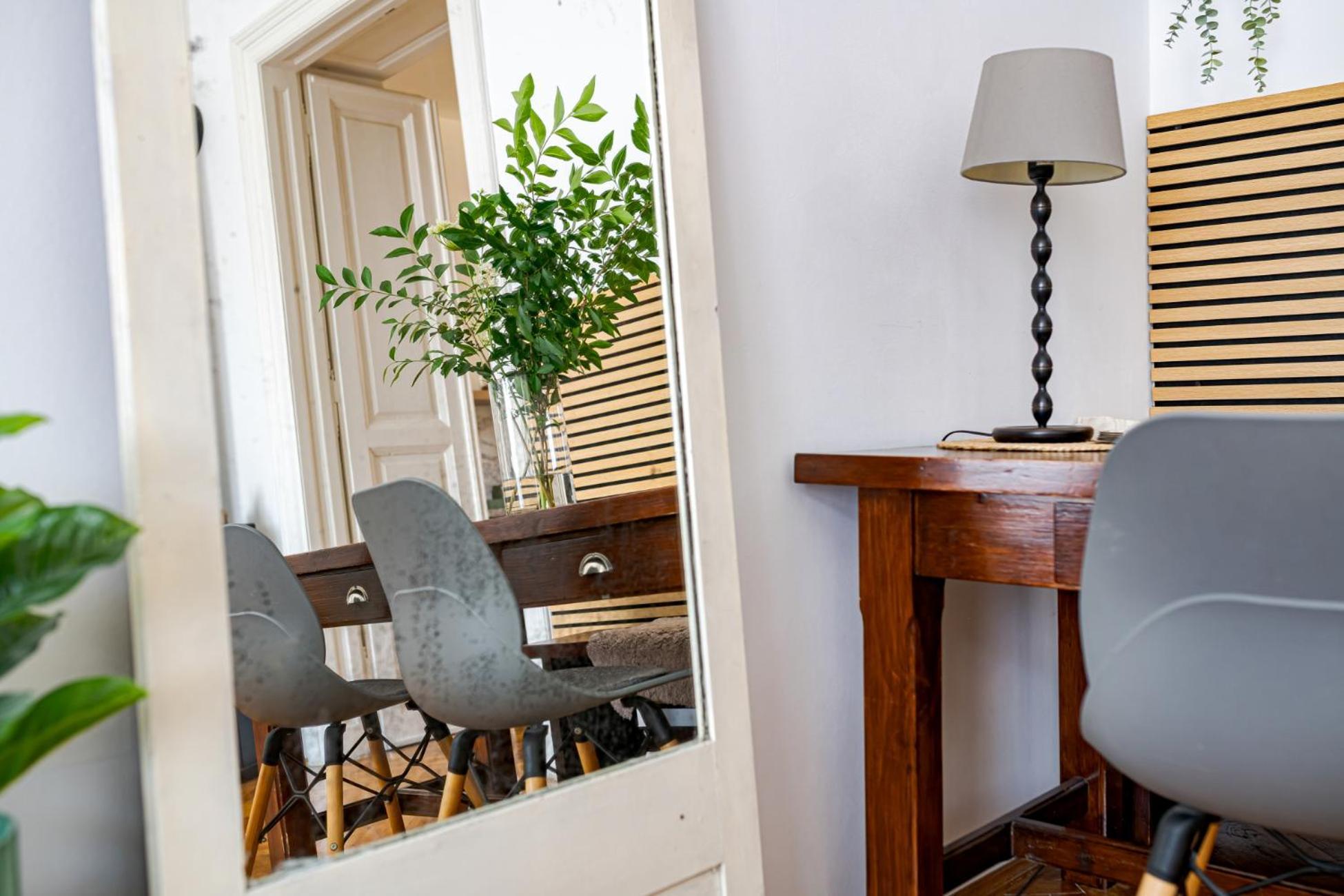 Classic Elegance With Synagogue View By Astoria Apartment Budapest