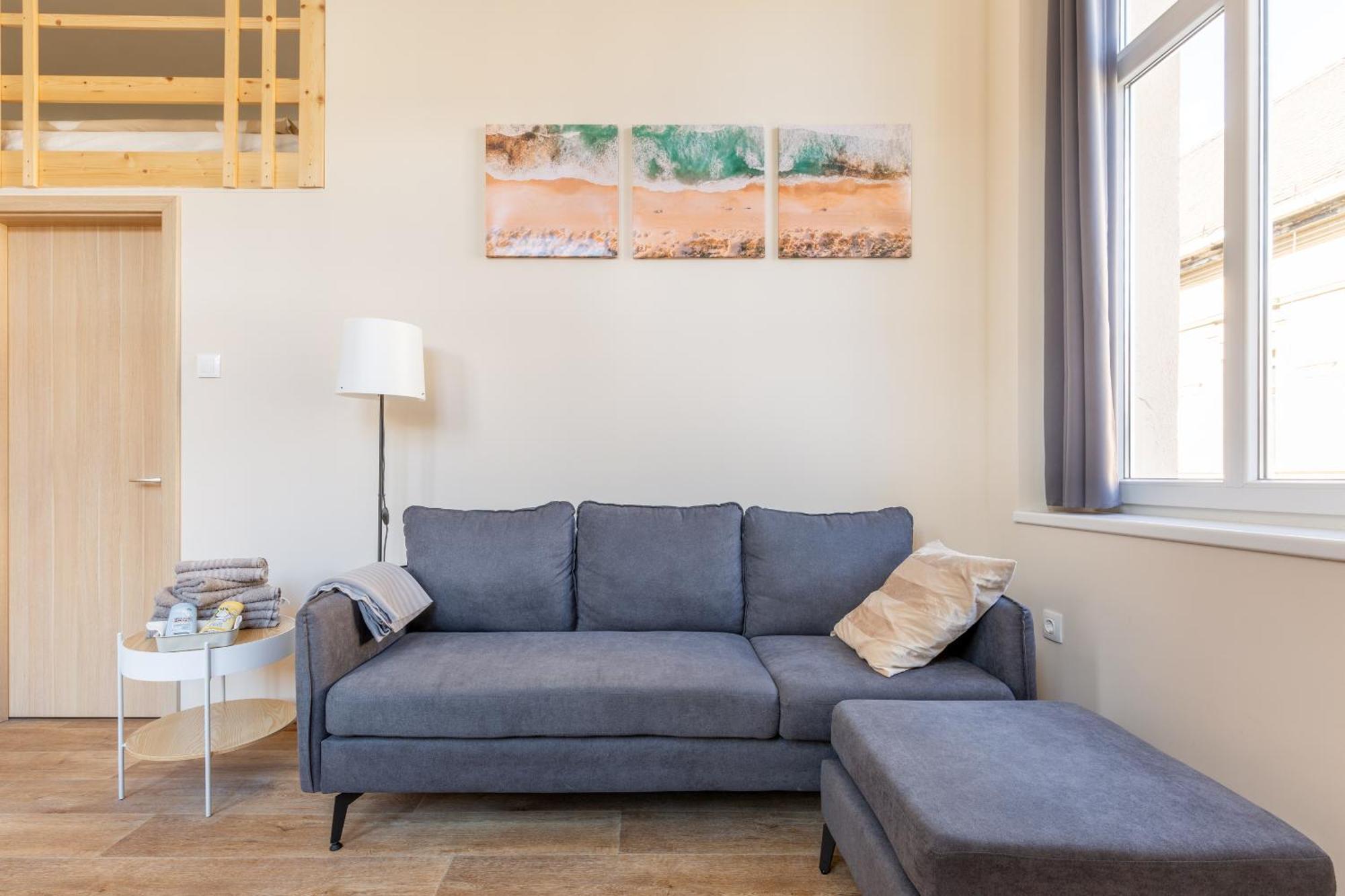 Central Mezzanine Apartments With Ac At Keleti Railways Long-Term