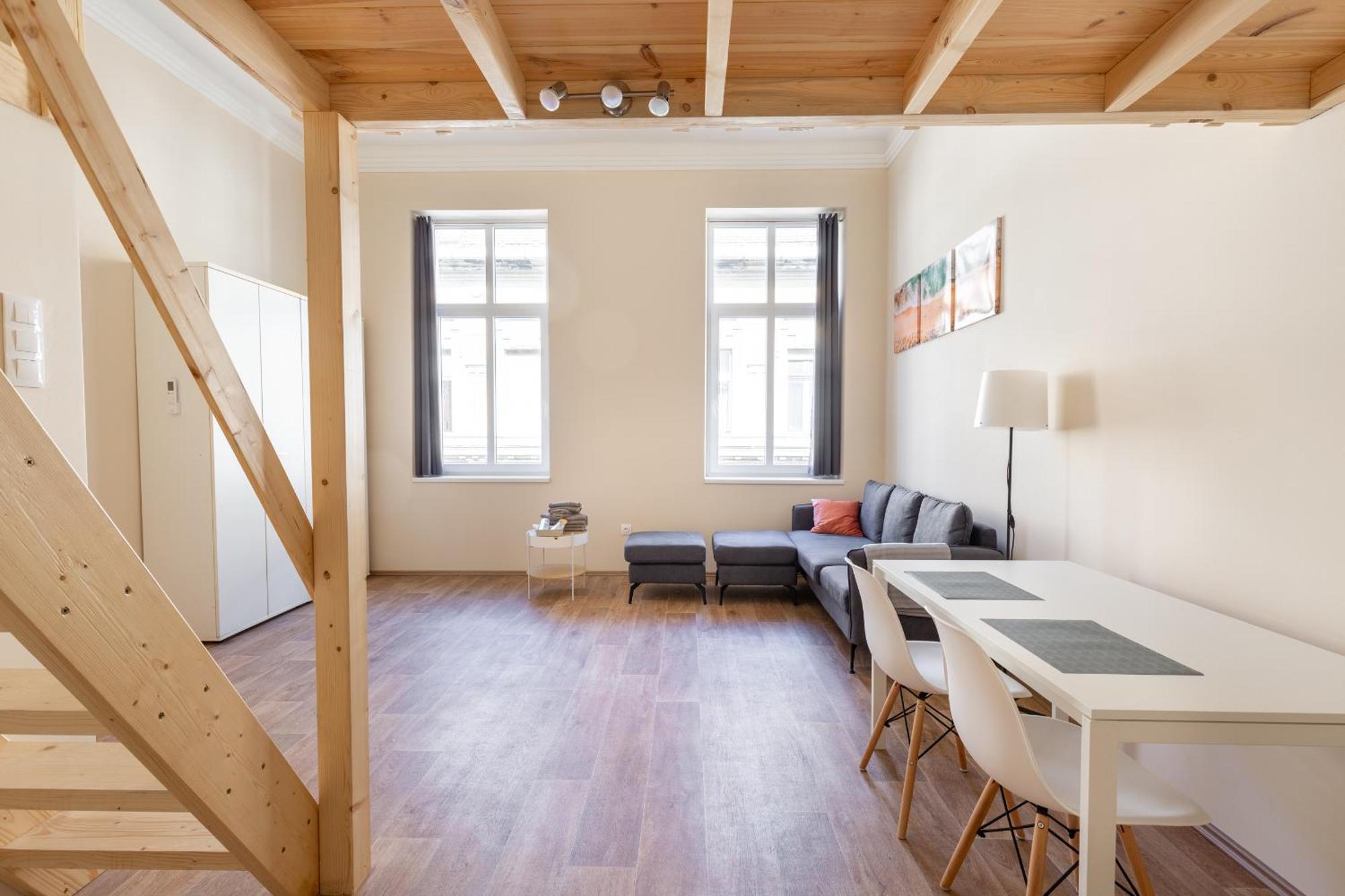 Apartment Central Mezzanine Apartments With Ac At Keleti Railways Long-Term *