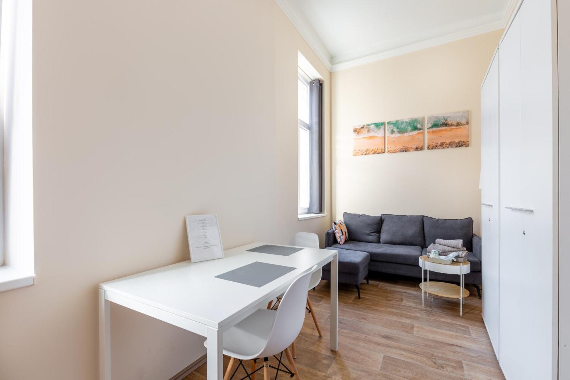 Apartment Central Mezzanine Apartments With Ac At Keleti Railways Long-Term Budapest