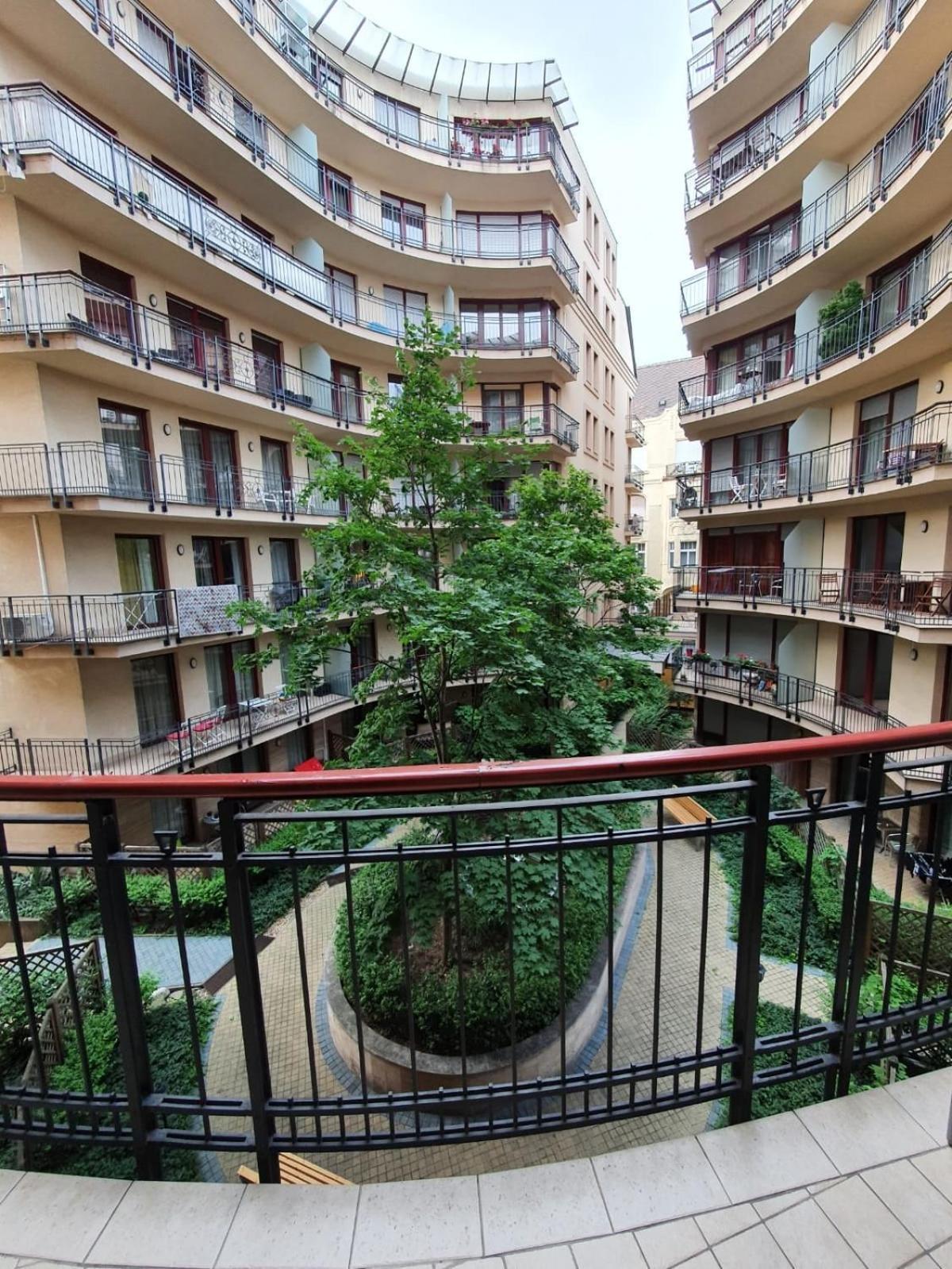 Zsazsa's Royal In The Center Of Apartman Budapest