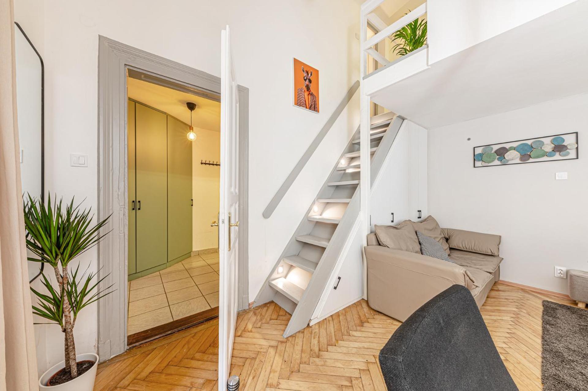 Westend Loft Chic 2br W Ac By Nyugati & M3 Metro Apartament
