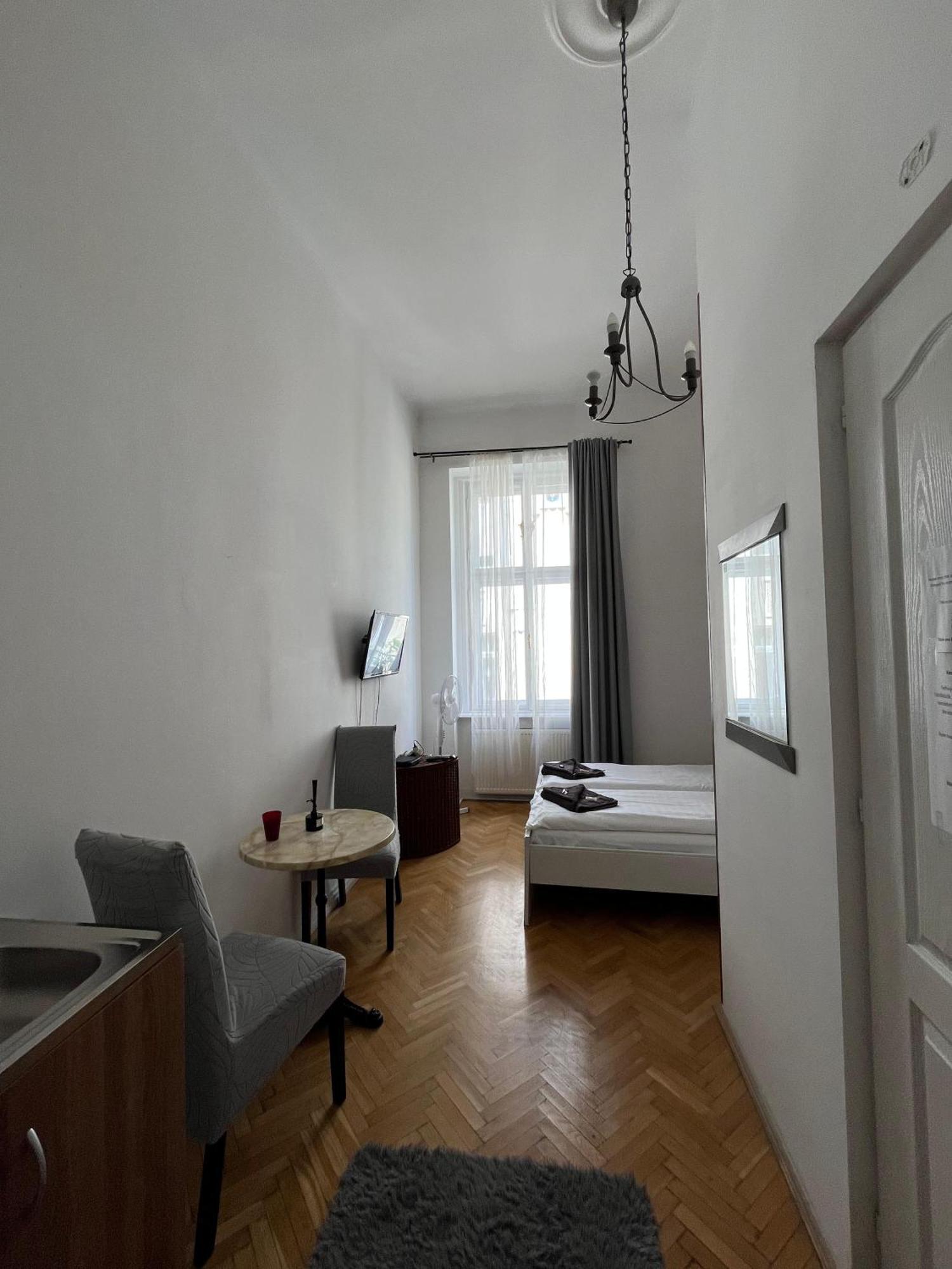 Millionrosesvintage Vaci Street Free Airconditioner And Coffee Budapest