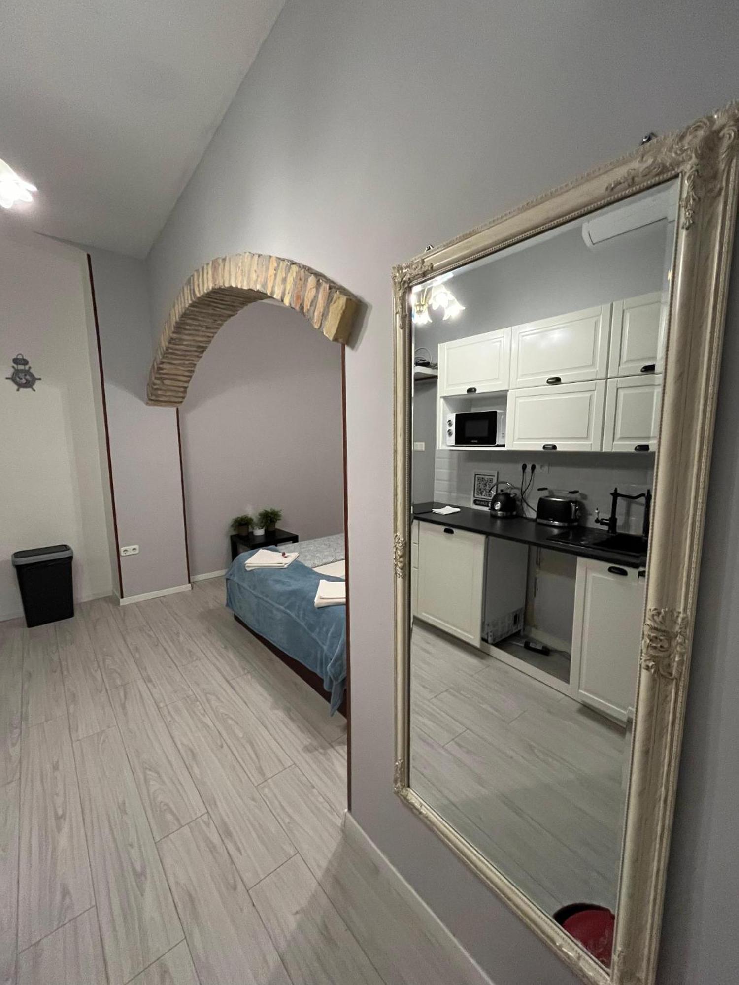 Millionrosesvintage Vaci Street Free Airconditioner And Coffee Apartamento *