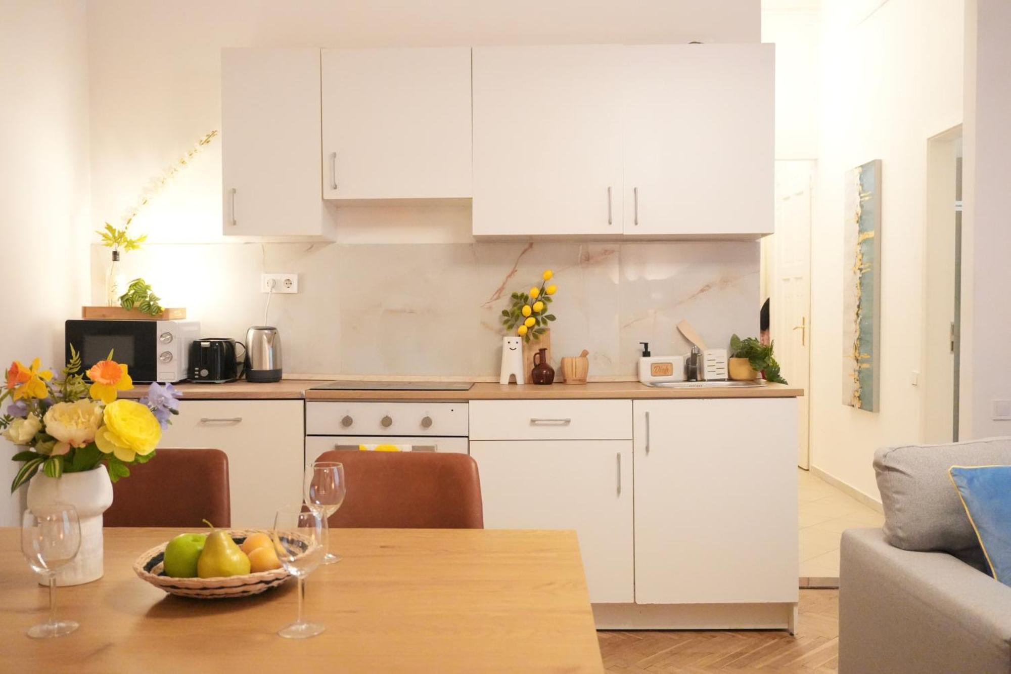 Chic 3br Gem In The 8th - Walk To Krudy St *