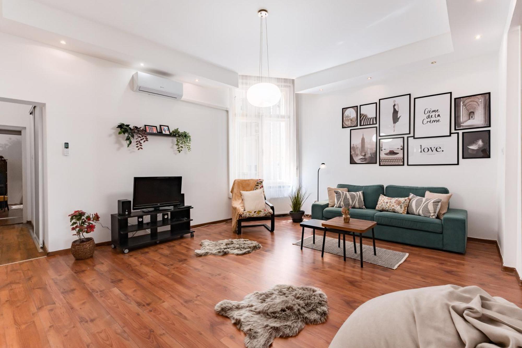 Old Post Apartment-2 Br-ac-balcony