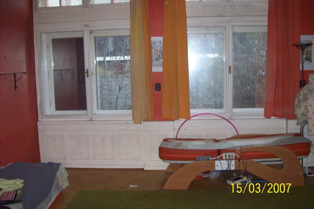 Baross City -