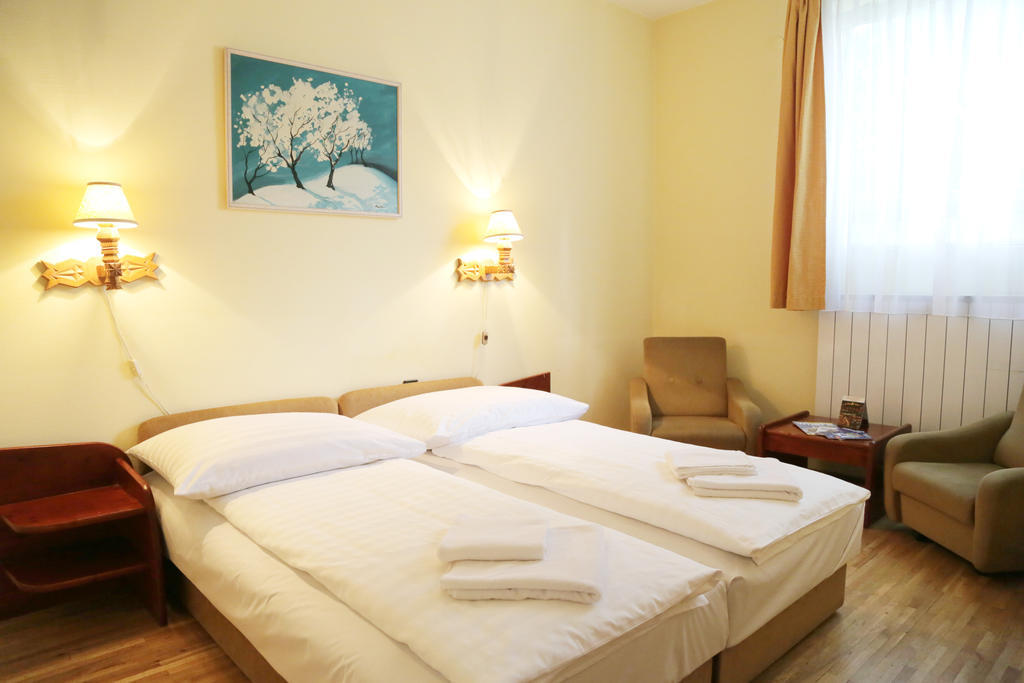 Hotel Bara Junior 2*