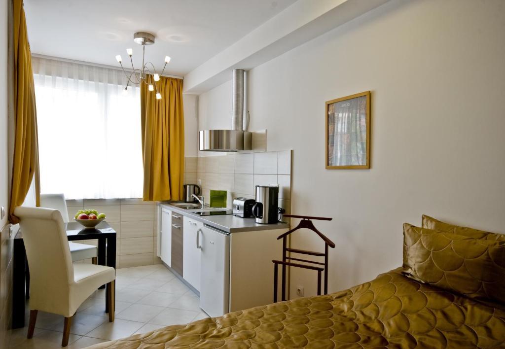 Corvin Lux Apartahotel