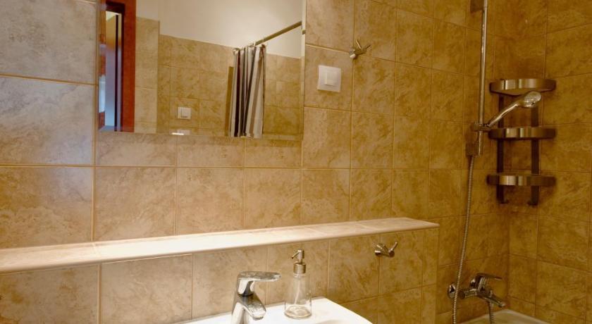 Corvin Lux Apartahotel 4*