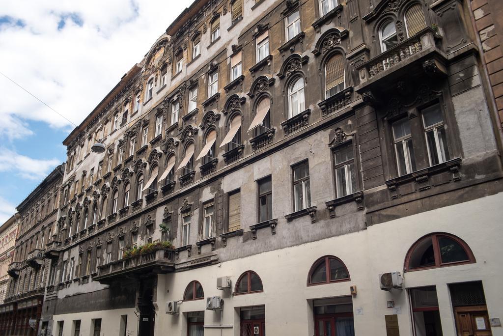 Inviting Flat In The Heart Of Town Budapest