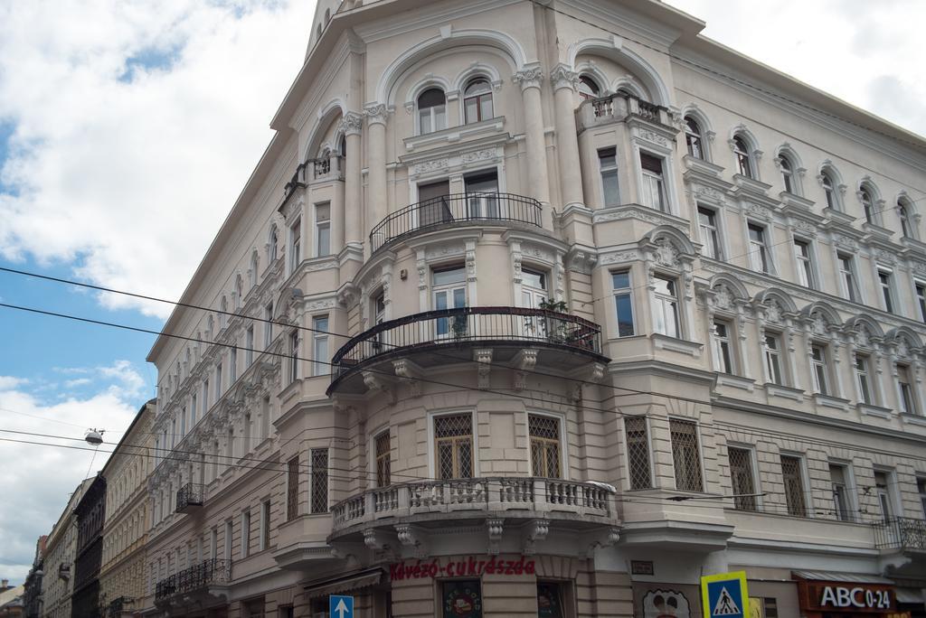 Inviting Flat In The Heart Of Town *