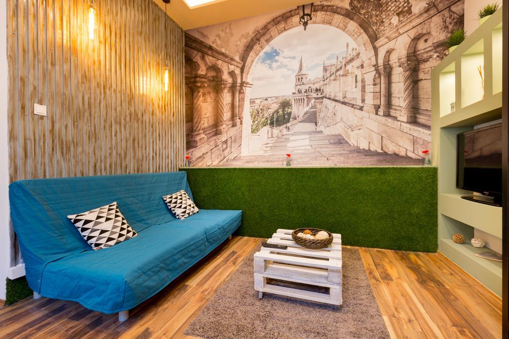 K10 B Kazinczy Apartment *
