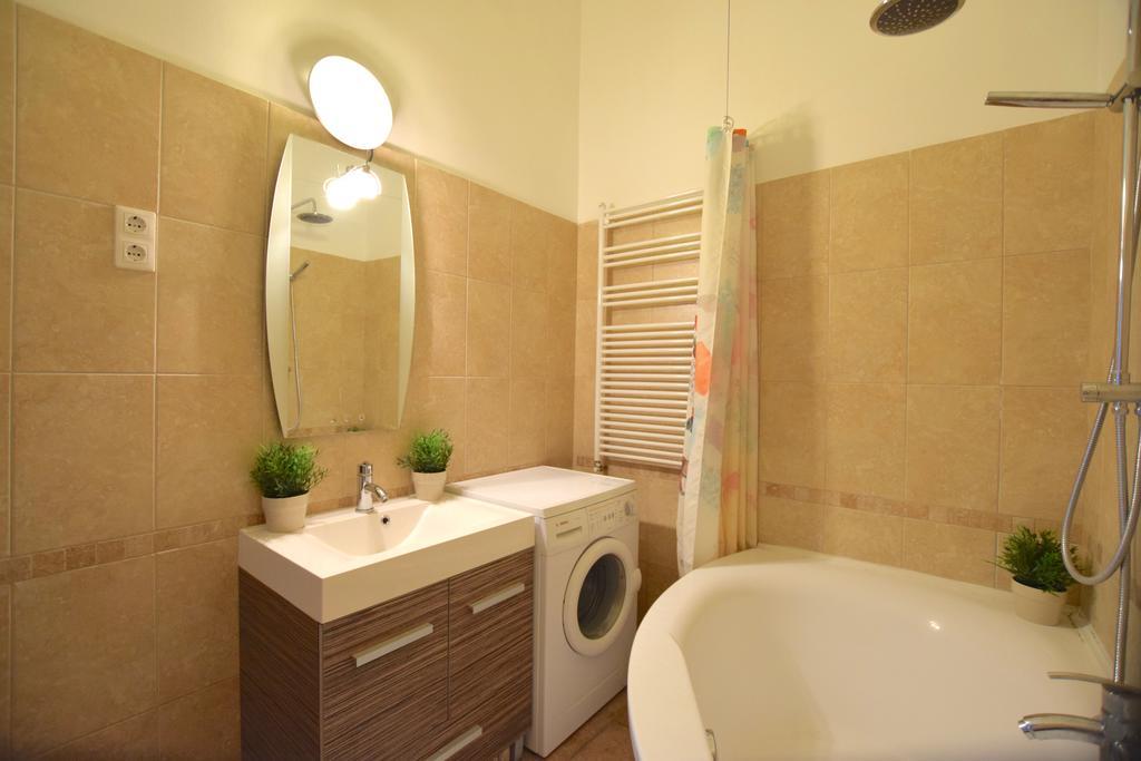 Apartman Standard By Hi5 - Muzeum 5 *