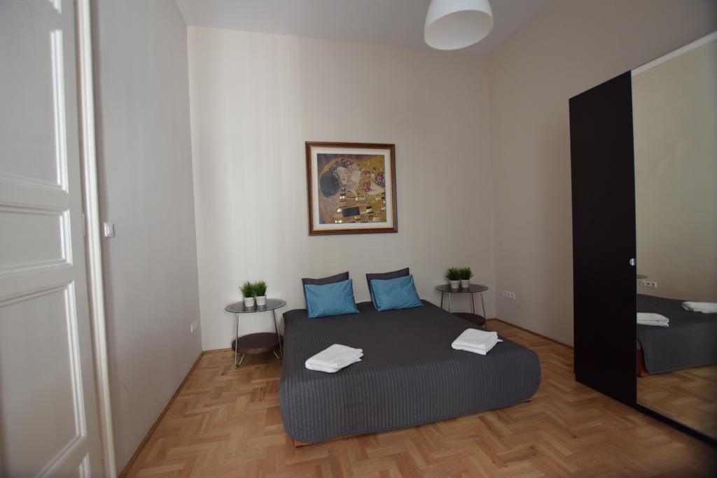 Standard By Hi5 - Muzeum 5 Apartman Budapest