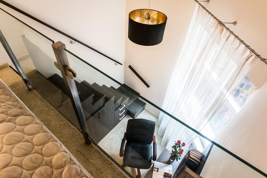 Dr. House Apartment *