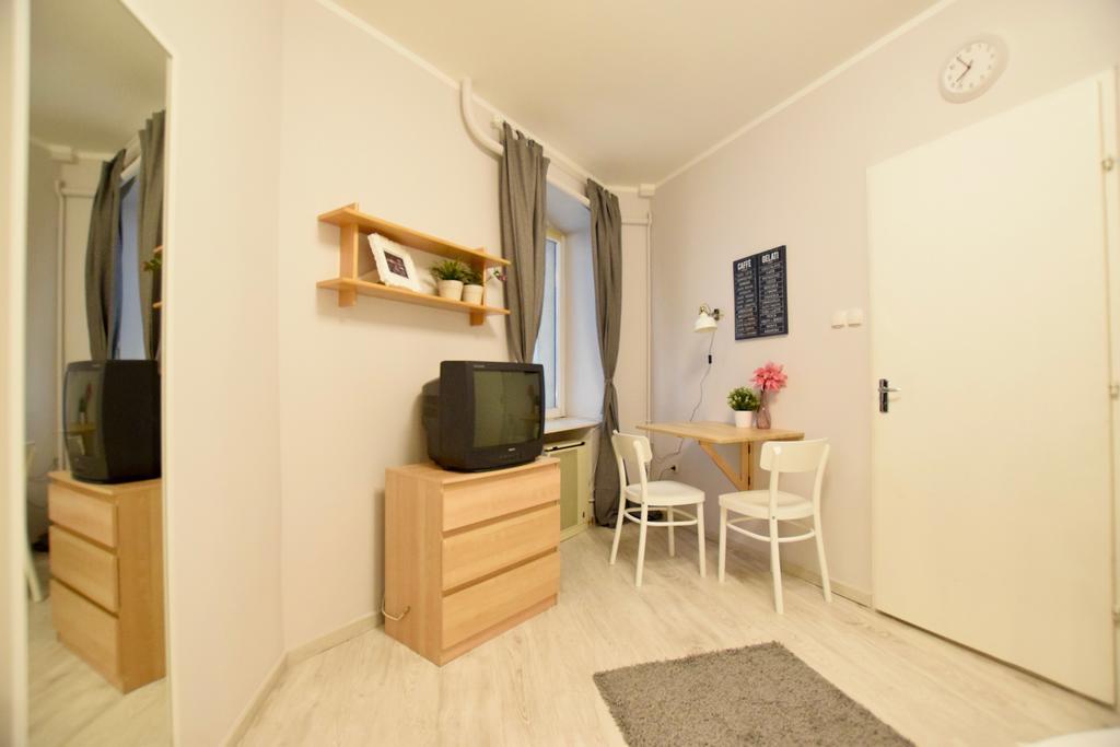 Budget By Hi5 - Október 6 Str 4 Apartamento *