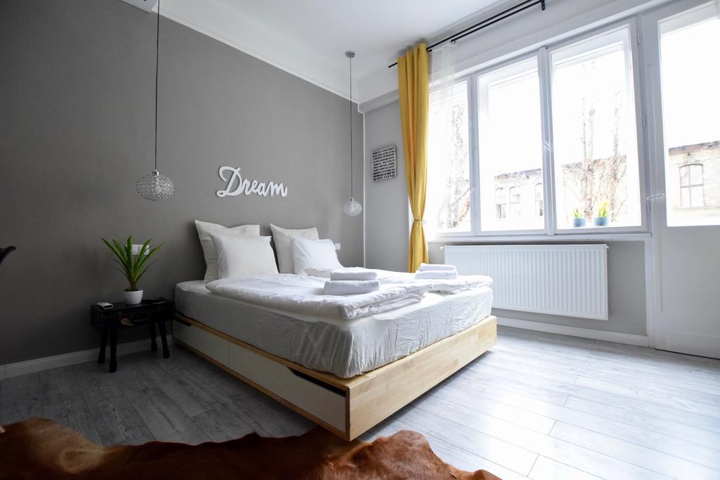 Standard By Hi5 - Fejer Gyorgy St * Budapeszt