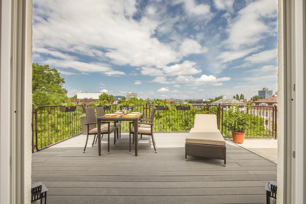 Terrace At Park Apartment *