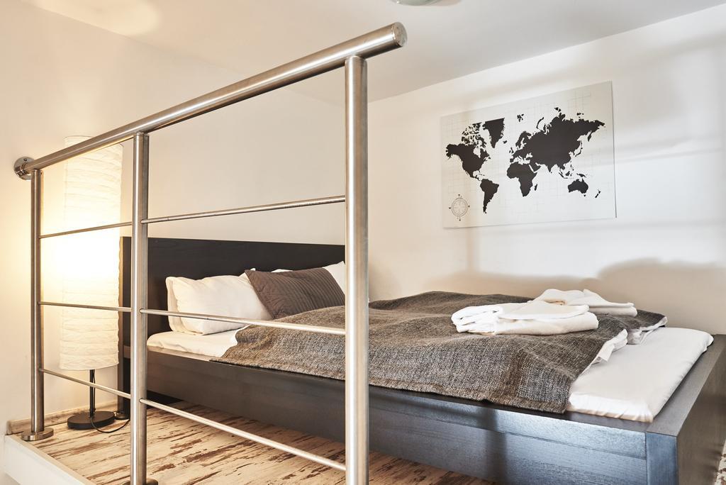 Flat At Lovolde Square * Budapest