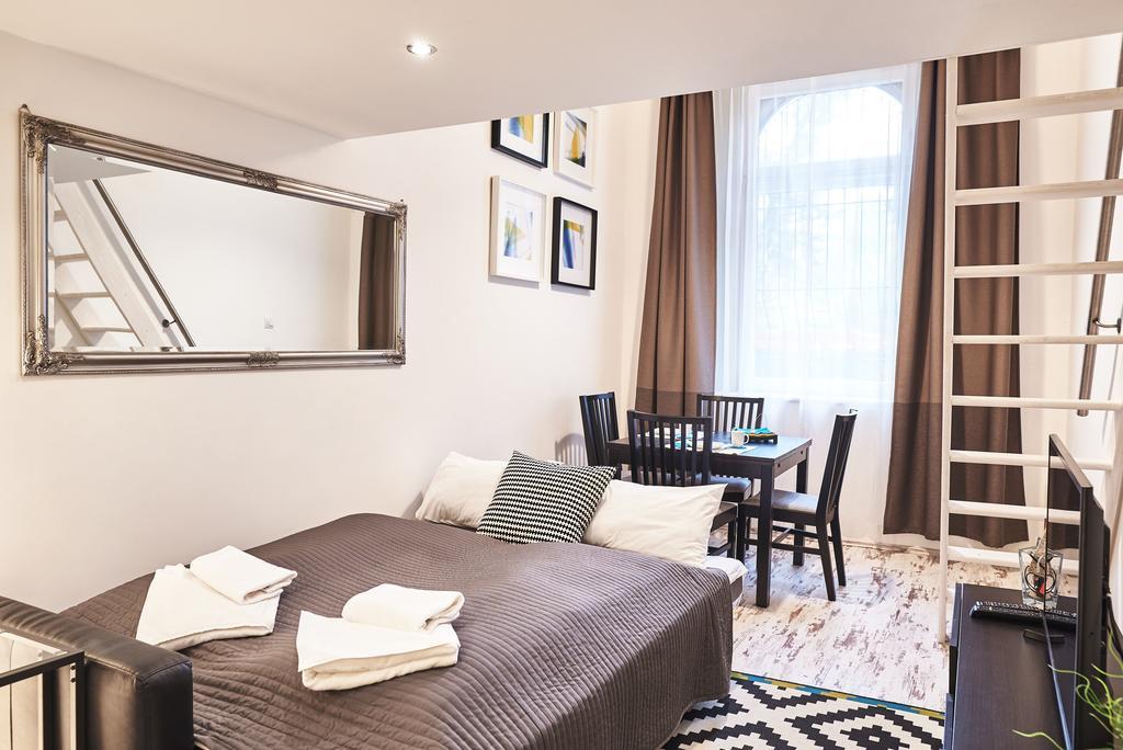 Flat At Lovolde Square Lejlighed