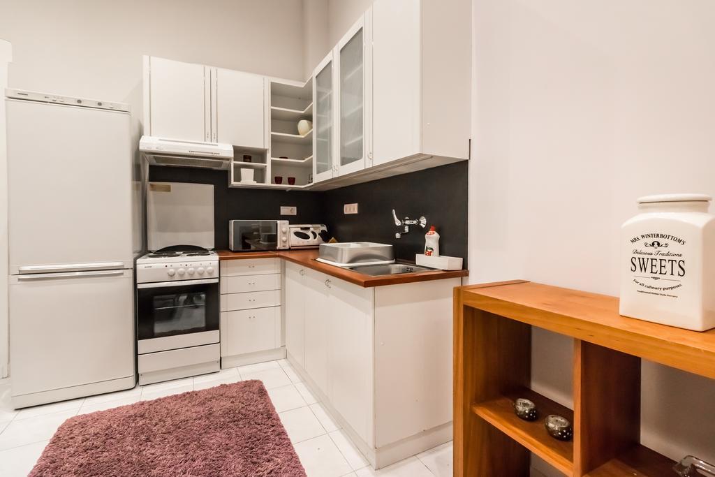 Pozsonyi * Budapest