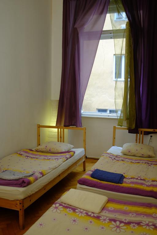 Downtown Hostal