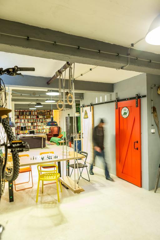 Design Bunker Loft Homestay *