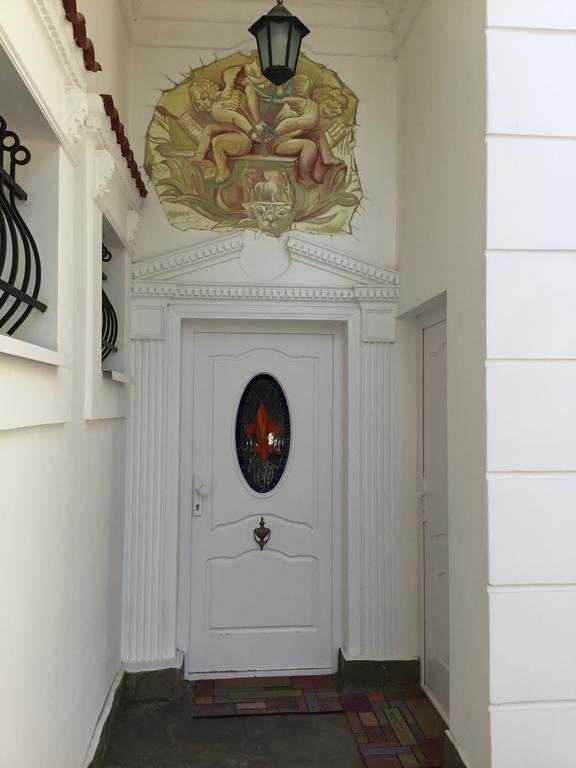 3 Bedroom Private Floor In Luxury Mansion
