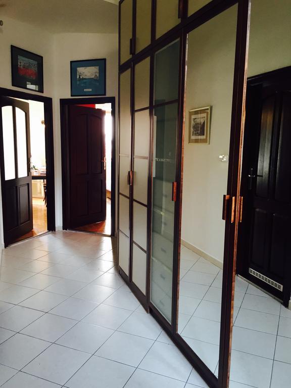 Central Gozsdu Apartment *