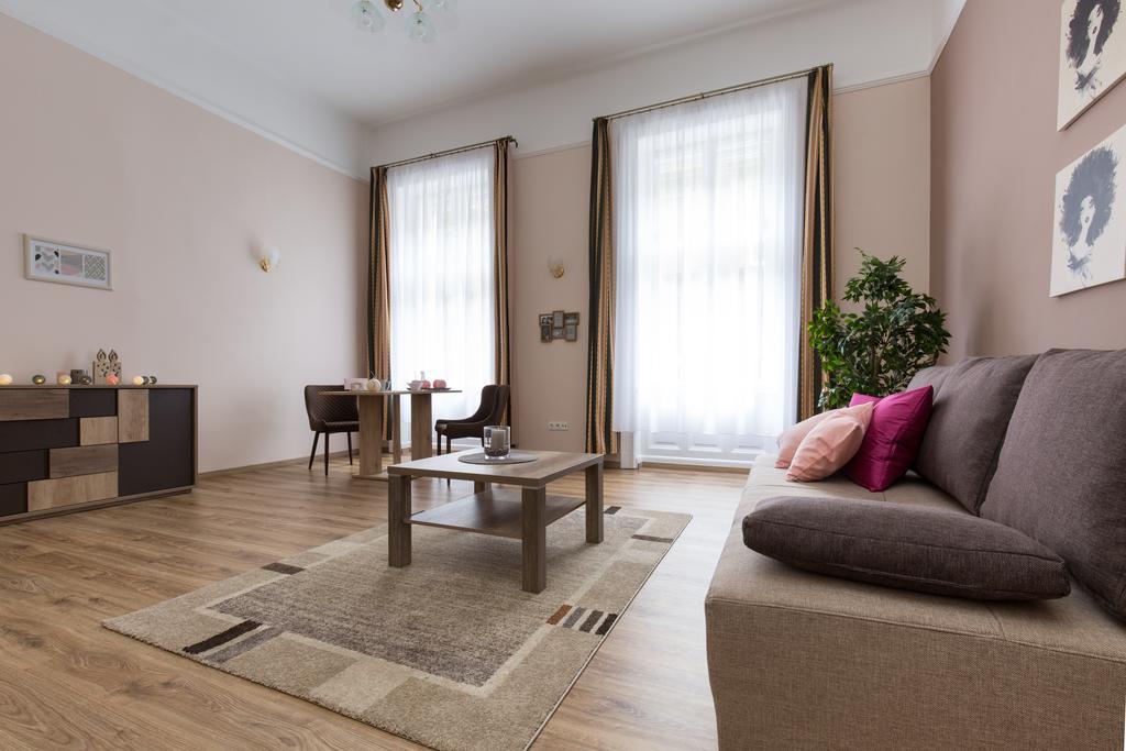 Bpm: Dob70 Classic In Downtown Apartamento Budapest