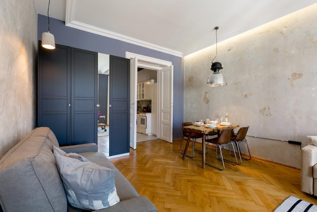 Designer Dream In The Absolute Center *