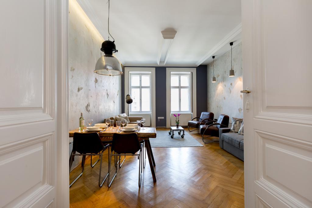 Designer Dream In The Absolute Center *