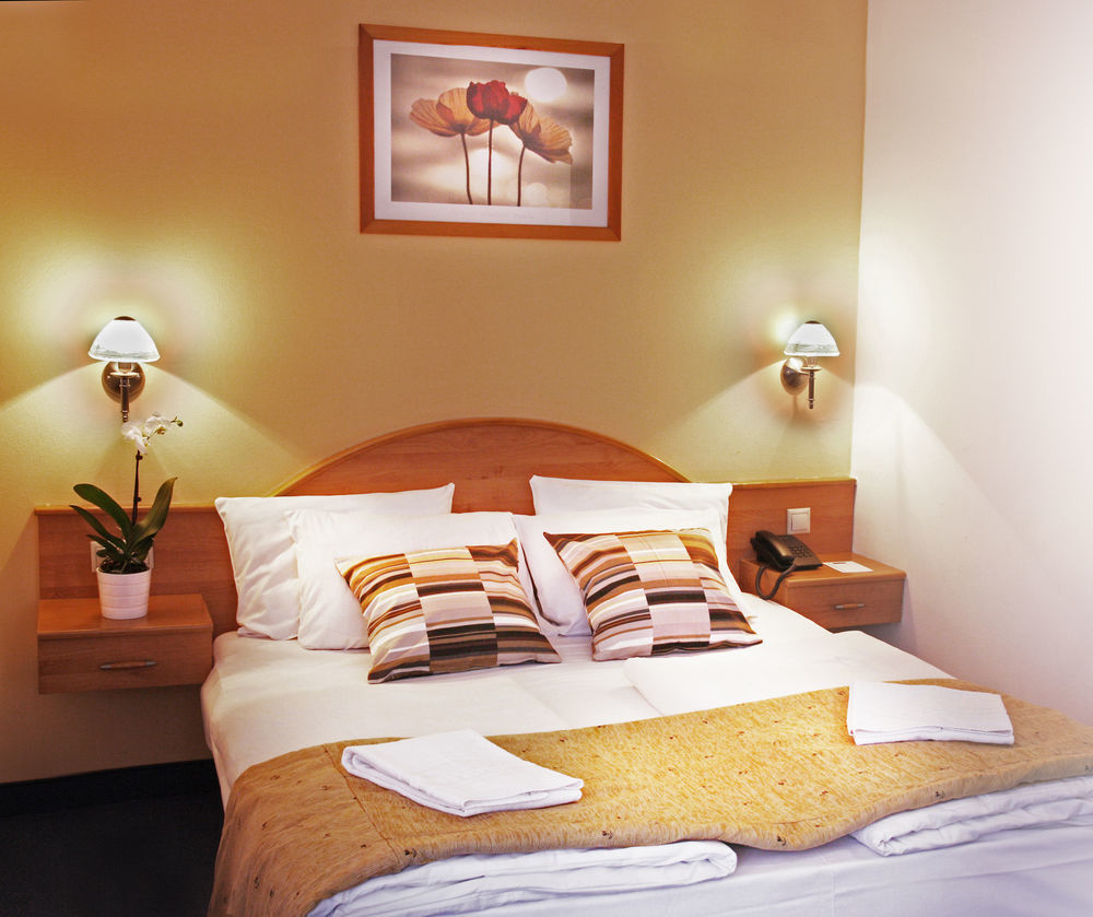 Hotel East 4*