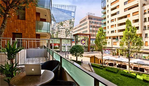 Corvin Lux Apartahotel